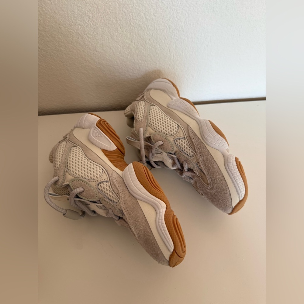 New Yeezy 500 sneakers women’s 100% authentic - Picture 9 of 10